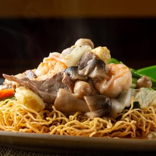S2 Stir-Fried on Crispy Egg Noodles - Mì Xào Thâp-Câm/Dô Biên